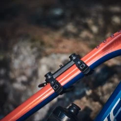 Fidlock TWIST Bouteille 590 + Base Uni 13 Fidlock TWIST Bouteille 590 + Base Uni -Topeak Soldes 09620 TWIST Uni Base lifestyle 07