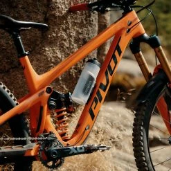 Fidlock TWIST Bottle 600 + Bike Base -Topeak Soldes fidlock 09669 CLR 20125455 TWIST Bottle 600 Bike Base 1