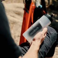 Fidlock TWIST Bottle 600 + Bike Base -Topeak Soldes fidlock 09669 CLR 20125455 TWIST Bottle 600 Bike Base 3